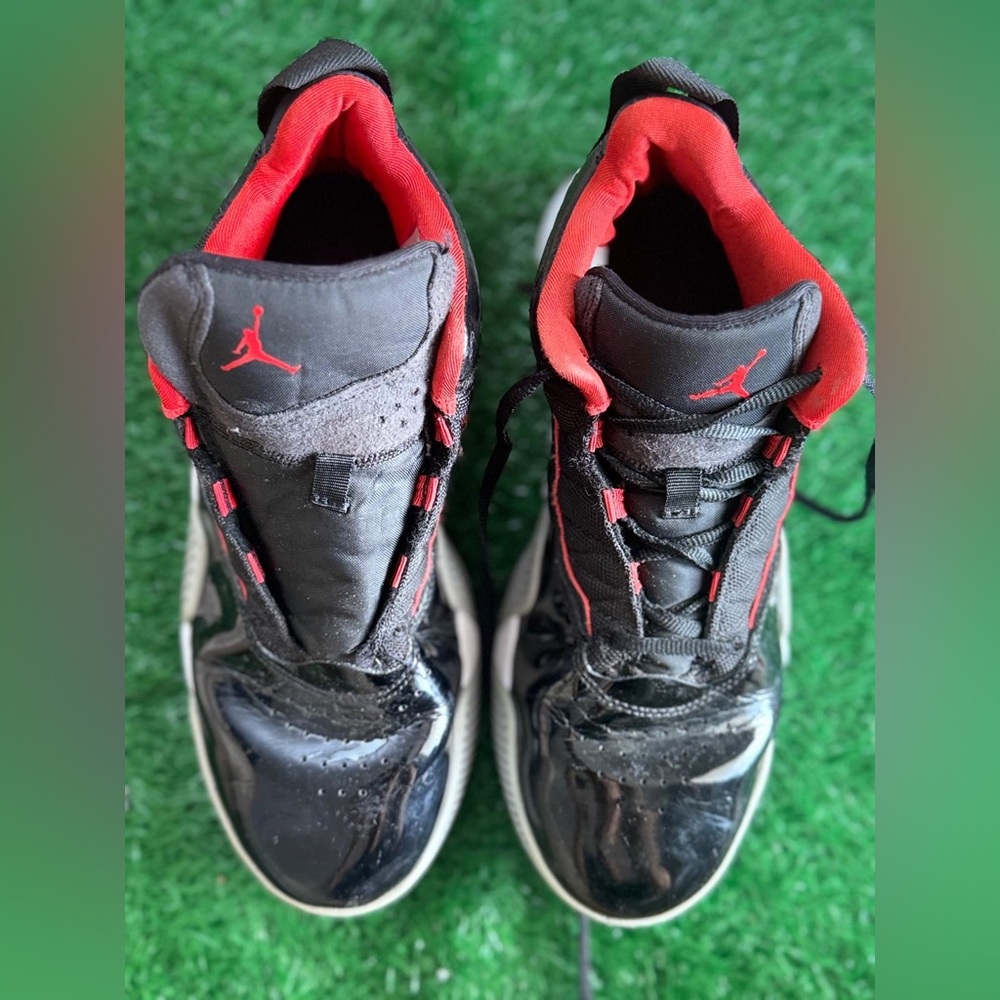 Jordan Stay Loyal
Patent Bred Size 7Y